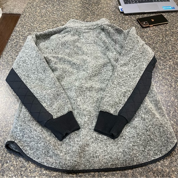 Abercrombie Asymmetrical Fleece - Picture 4 of 5